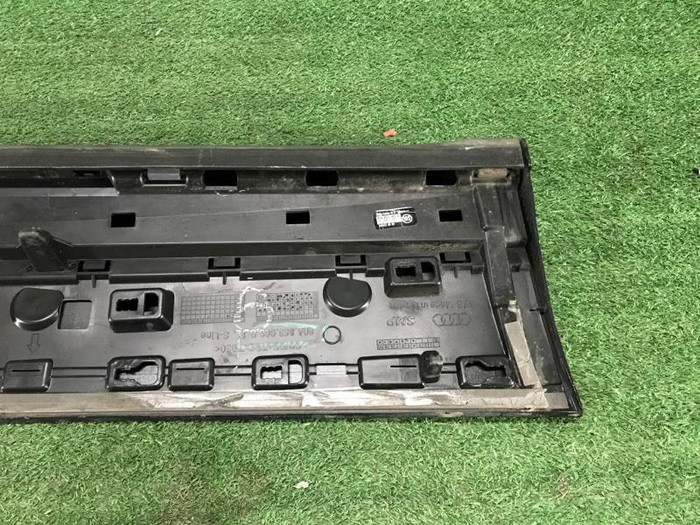 Накладка двери задняя левая Audi Q5 2 80A (2017-н.в.)