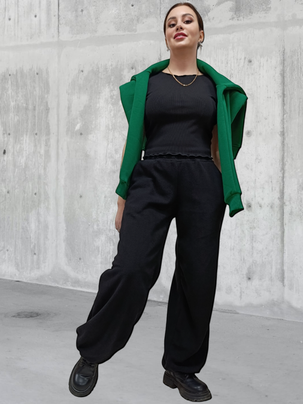 21331 Брюки-палаццо внизу с утяжкой флисовые черные (52)