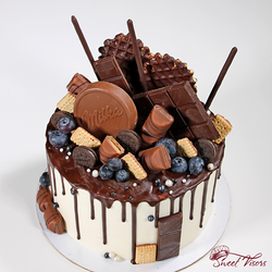 Декор торта Шоколадный взрыв кондитерская Sweet Visors Сладкие Козырьки. Кондитер Светлана Дегтерева. Домашние торты на заказ в СПБ. Мы создаем сладкие истории на любой вкус на день рождения, юбилей, свадьбу. Торты для мальчиков и мужчин, для девушек и девочек. Вы можете заказать десерты ручной работы.