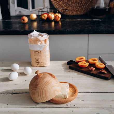 Масленка из дерева Сибирский Кедр для сливочного масла. MS4