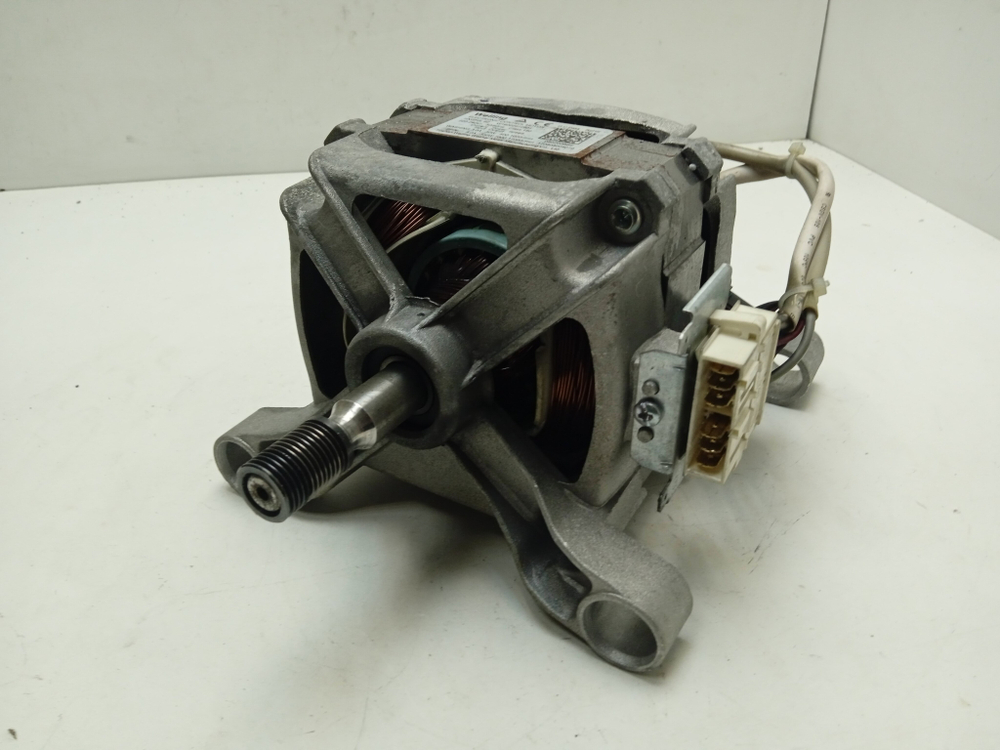 RST602 кт158 Двигатель для стиральной машины Hotpoint-Ariston RST602 б/у