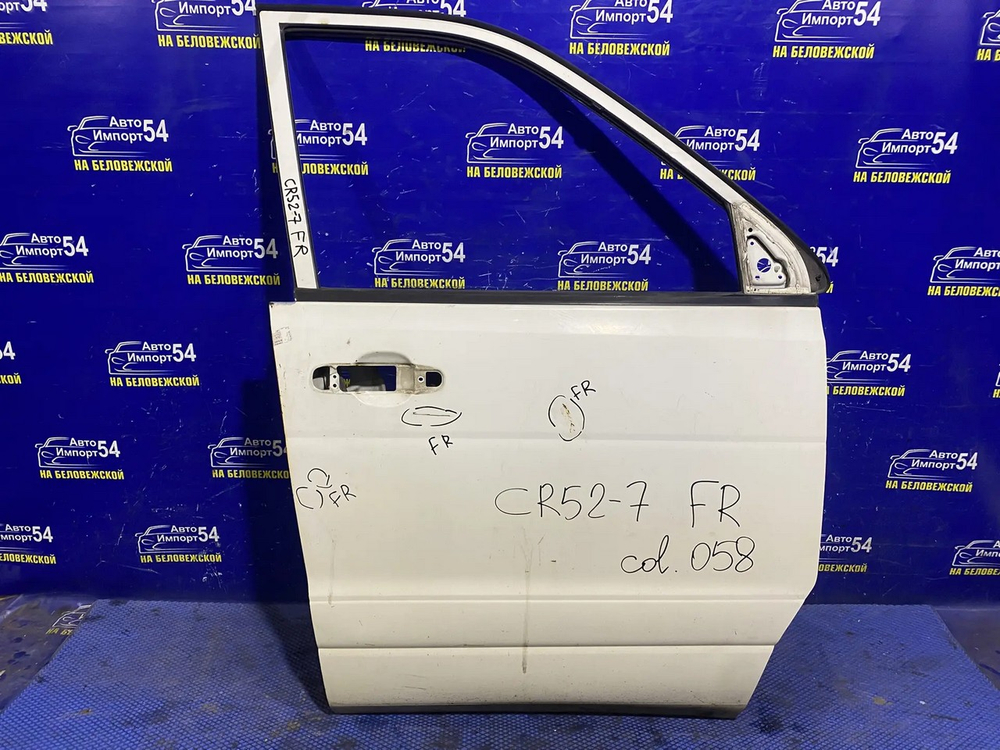 Дверь передняя правая TOYOTA LITEACE NOAH 2001