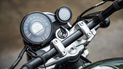 Royal Enfield Super Meteor 650 Celestial Red (Tourer / Premium)