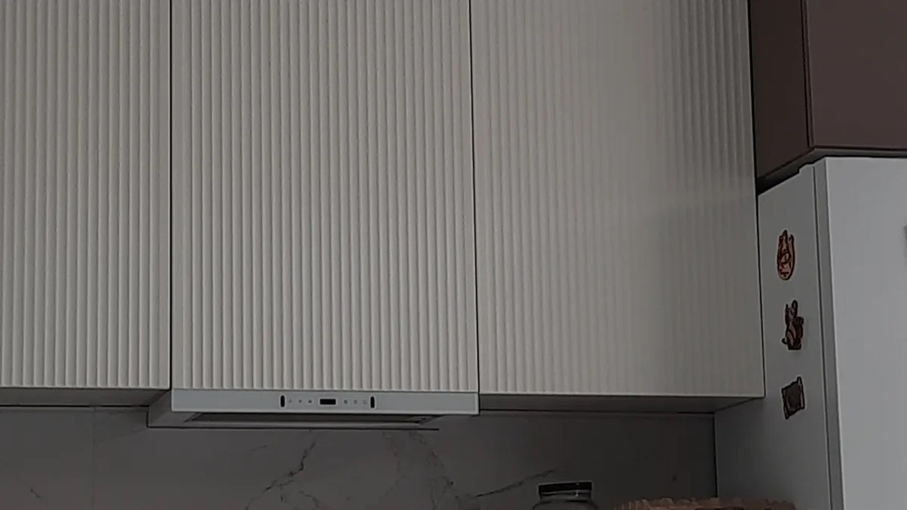 Вытяжка кухонная MACBI Perfa-60G-baf (BLACK) черный, D150мм, 1200м3/ч, полновстраиваемая, мотор 230Ватт, стекло 60см, сенсорное управление + управление жестами