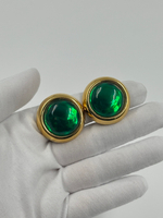 Клипсы с зелёными кабошонами Oscar de la Renta