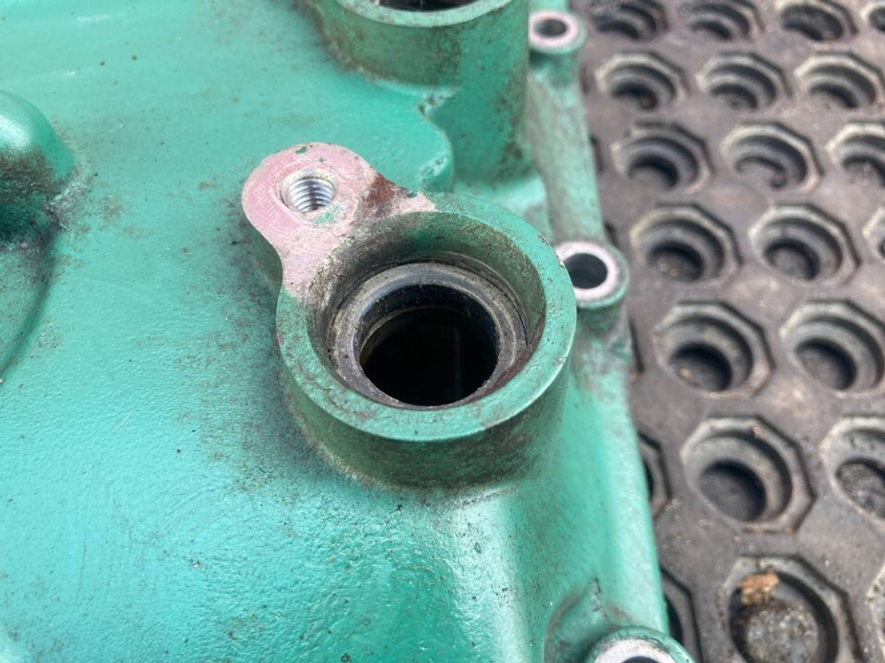 Крышка масляного радиатора в сборе 2016г