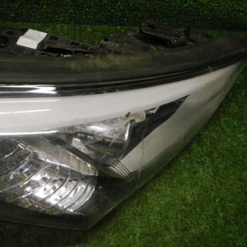 Битая Фара правая Hyundai Santa Fe 3 DM (2012-2016) ксенон
