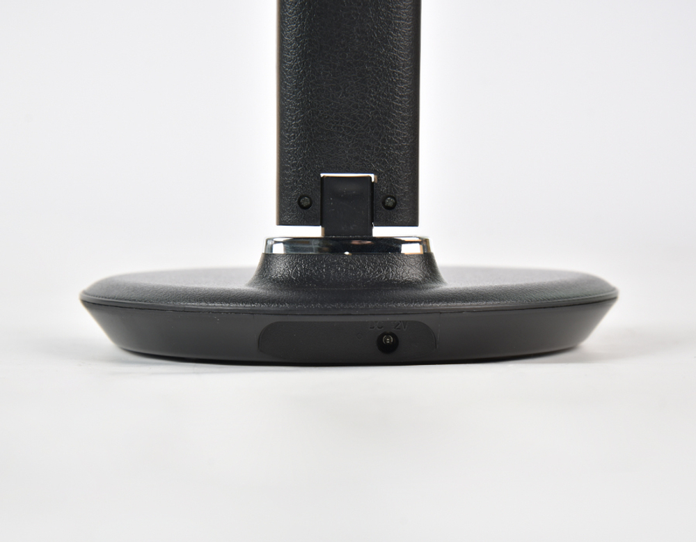 Светодиодная настольная лампа с беспроводной зарядкой DE521 BK черный LED 3000-6400K 8W