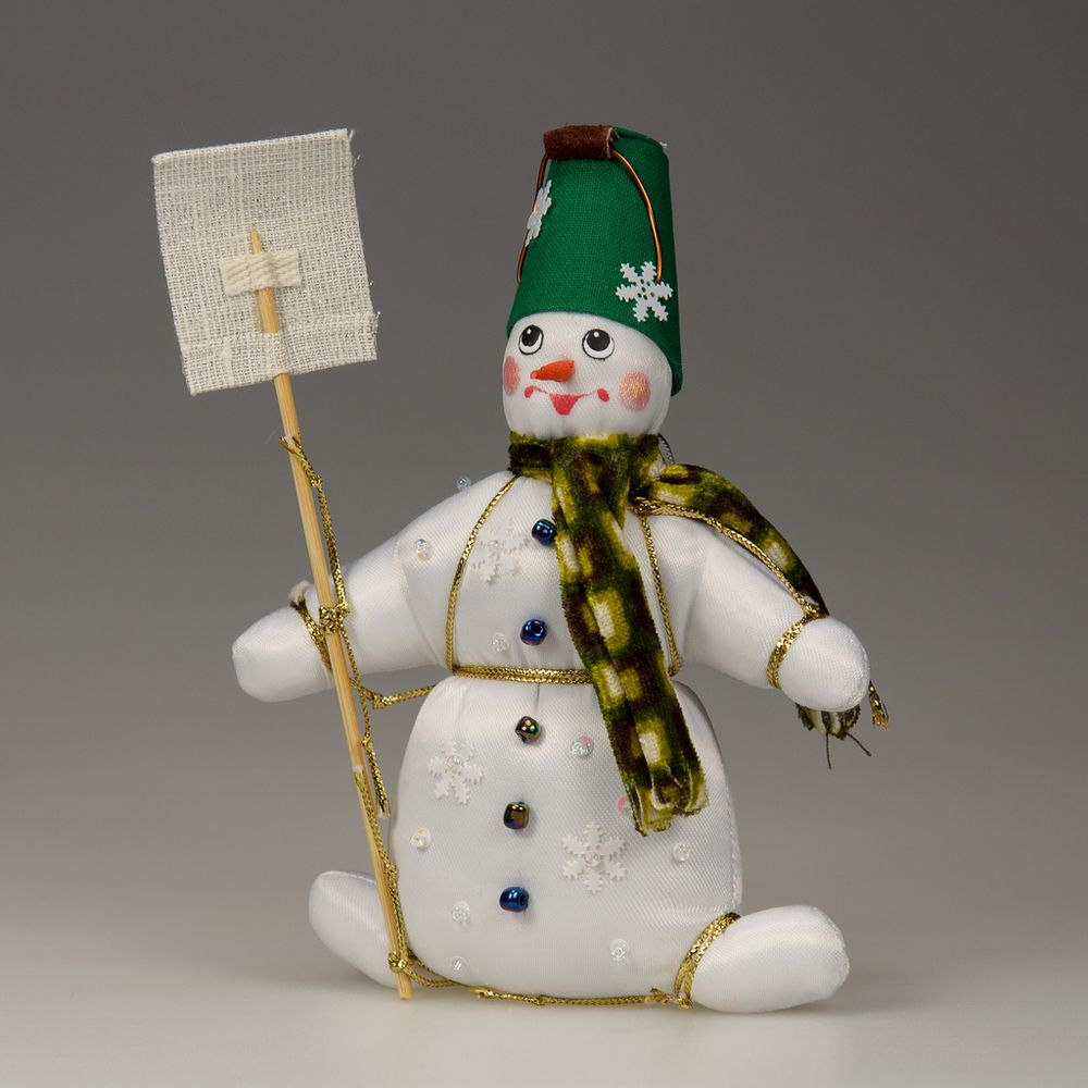 Ёлочная игрушка Бисерный Снеговик с лопатой