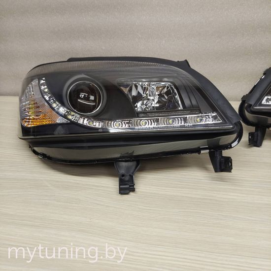 Передние фары daylight black для Opel Zafira A