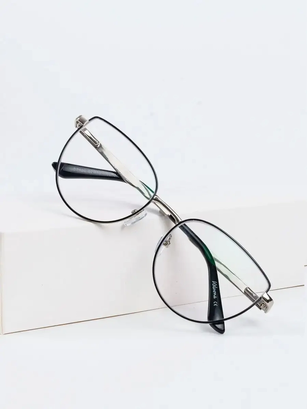 Очки корригирующие/женские/-2,50РЦ 62-64