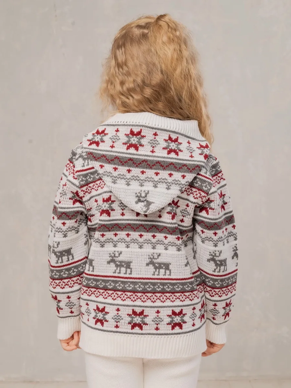 Кофта вязаная на молнии с капюшоном