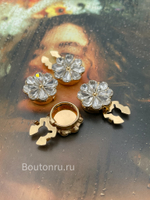 Накладки на пуговицы золотистые в форме цветка со стразами (клипсы)