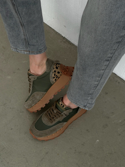 Кроссовки из натуральной замши