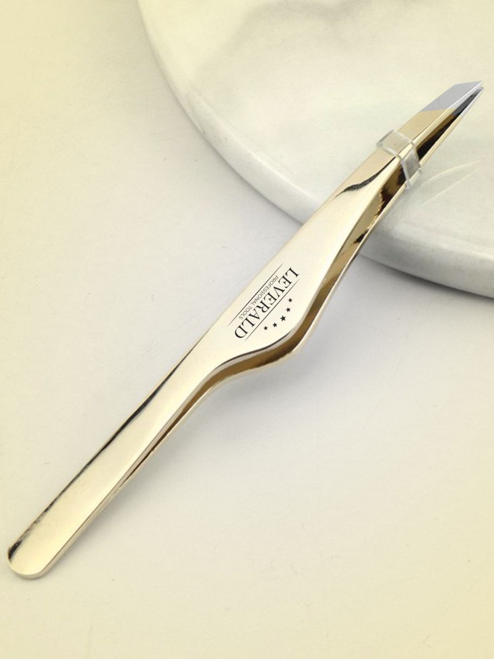 Leverald, пинцет для бровей TA-108-РЗ (ручная заточка), скошенный профессиональный, цвет глянцевое золото