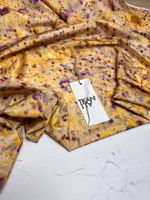 Курточно-плащевая принтованная ткань без пропитки (Altuzarra, 100%полиэстер, Нежно-желтый фон с бежевым/фиолетовые брызги звездного неба, 150, 89 гр/м2)