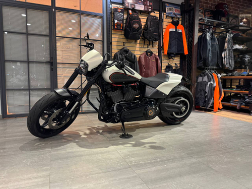 Harley-Davidson FXDR 114 (Белый)