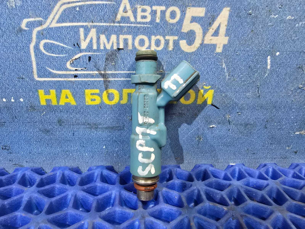 Форсунка топливная TOYOTA PLATZ 2002