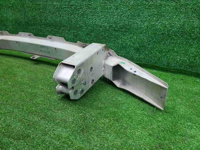 Усилитель передний BMW 3er G20 (2018-н.в.)