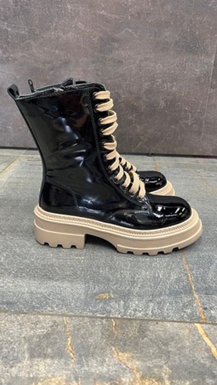 Ботинки со шнурками беж