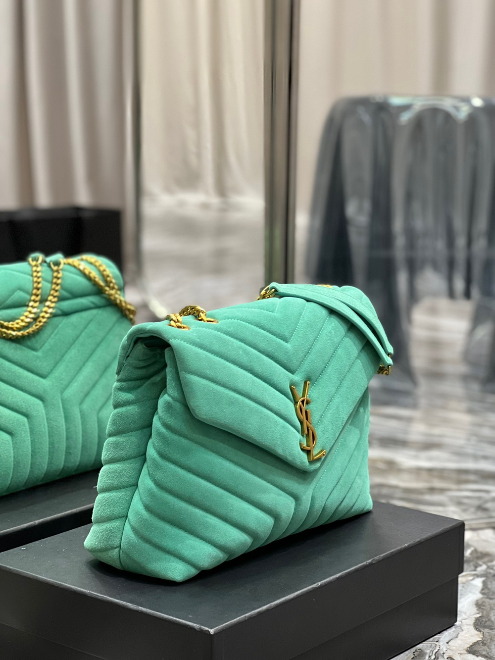 Saint Laurent Loulou 32 cm