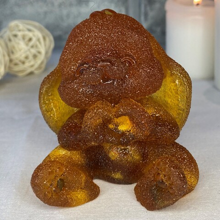 Кролик показывает сердечко