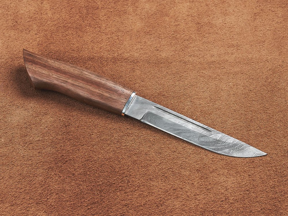 Финский нож Леуку, дамасская сталь, рукоять орех