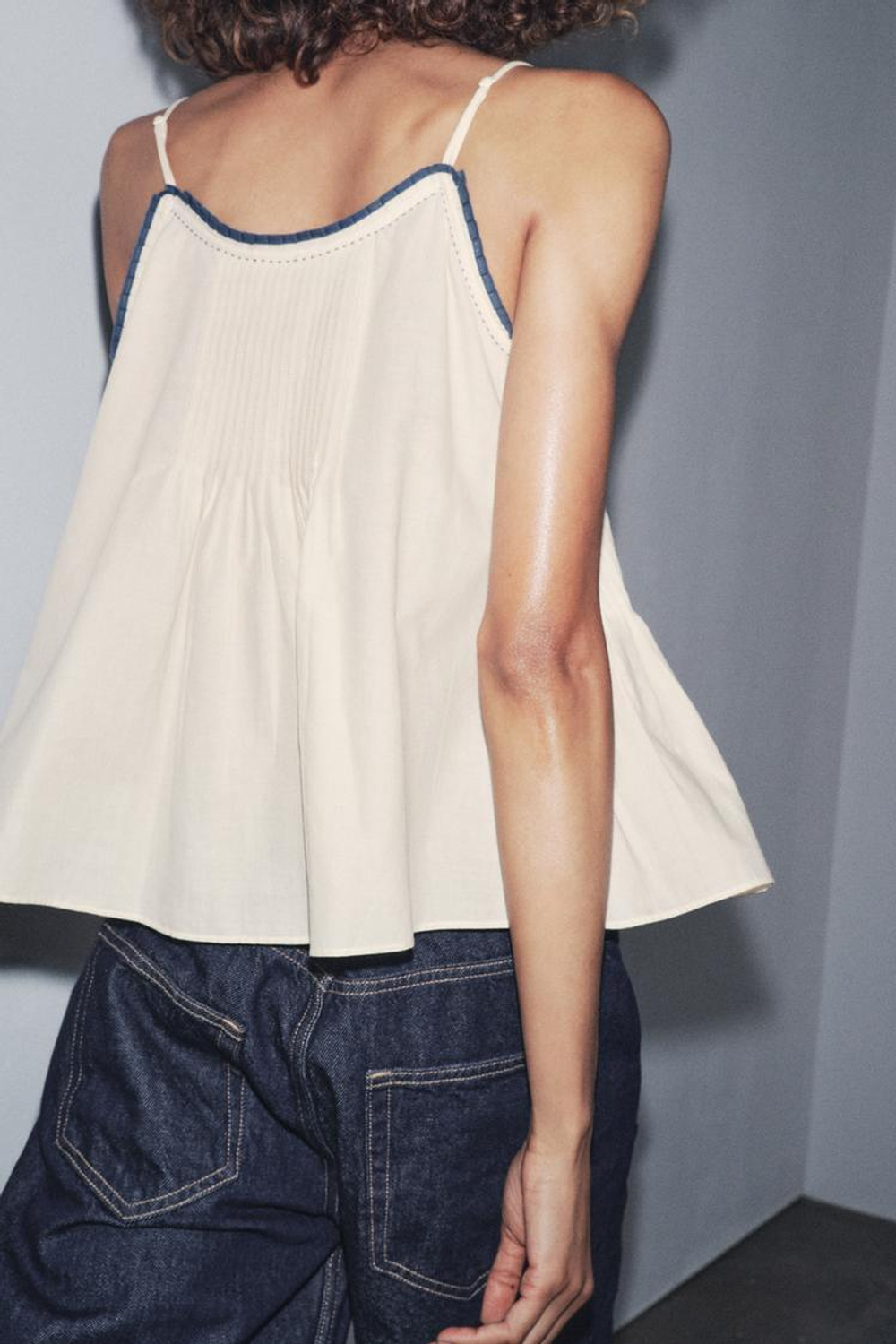 ZARA ТОП С КОНТРАСТНОЙ ОТДЕЛКОЙ — ZW COLLECTION, ЭКРЮ