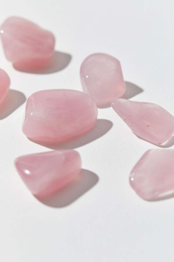 Розовый кварц галтовка