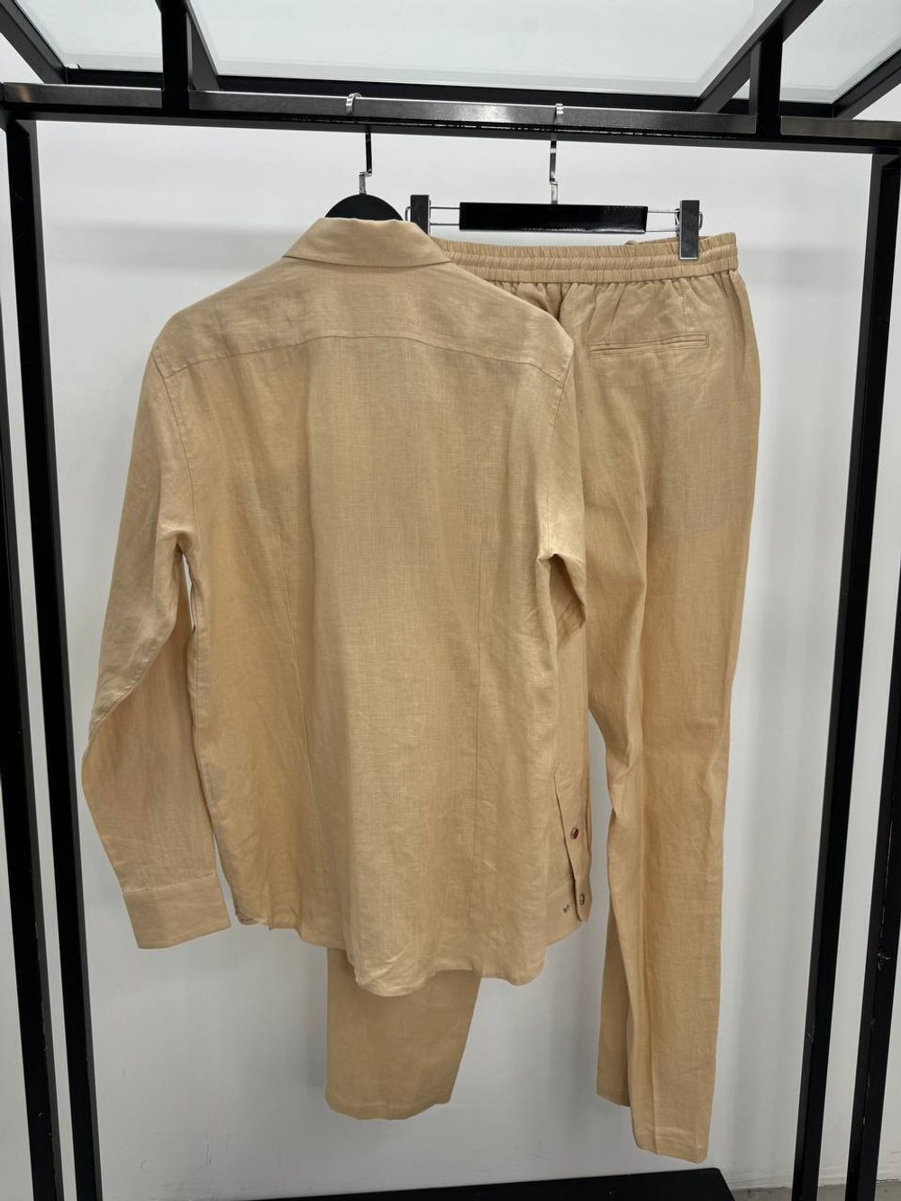 Льняной костюм Kiton