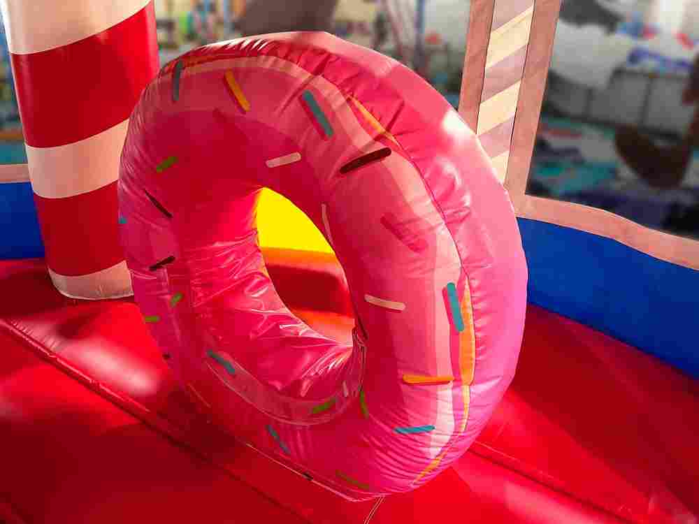 Коммерческий надувной батут «Карамельное Чудо» 5*5*3,5 м