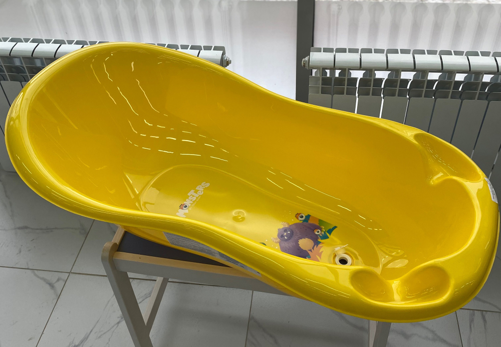 Ванна детская 102 см со сливом "Монстры" желтый
