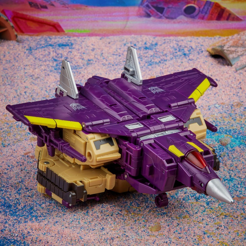 Hasbro Transformers Generations Legacy - Фигурка лидера Блицвинга / артикул   F2989 F3062  / GTIN 5010993934294