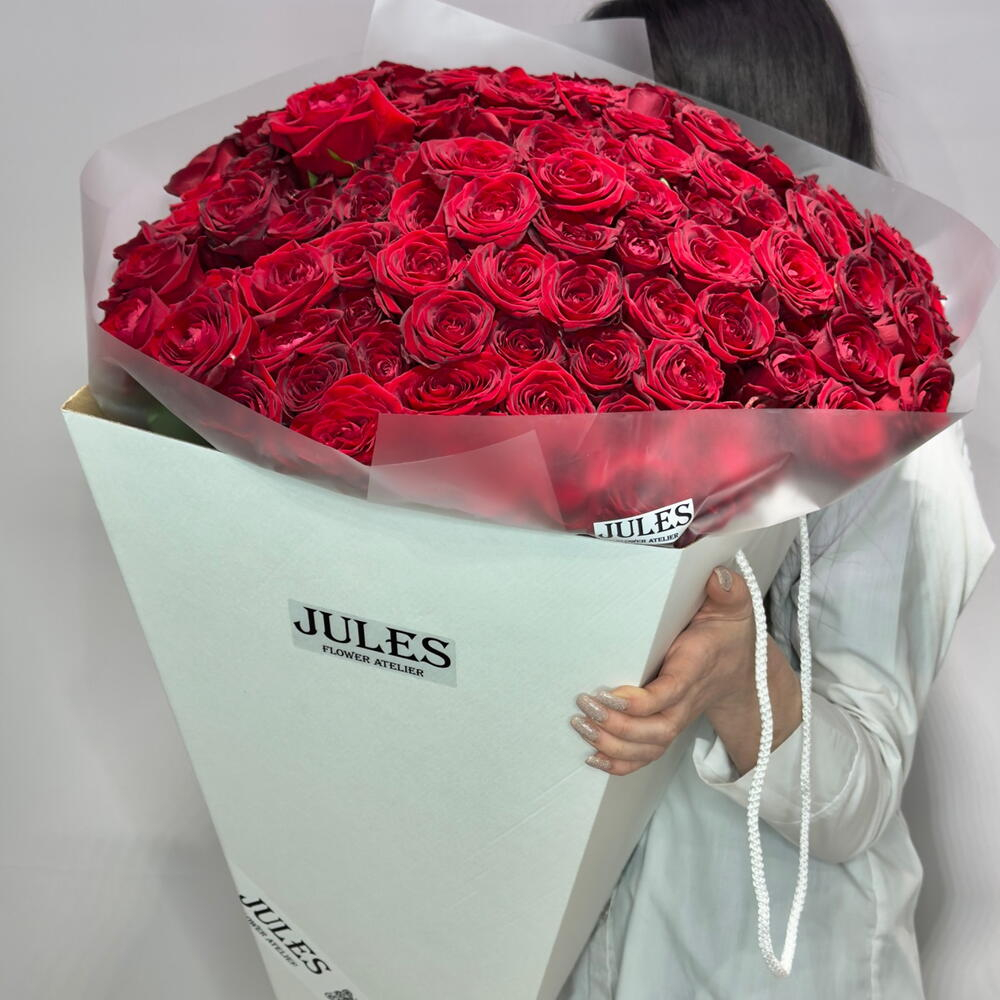 Букет из красной розы премиум Рэд Наоми 101