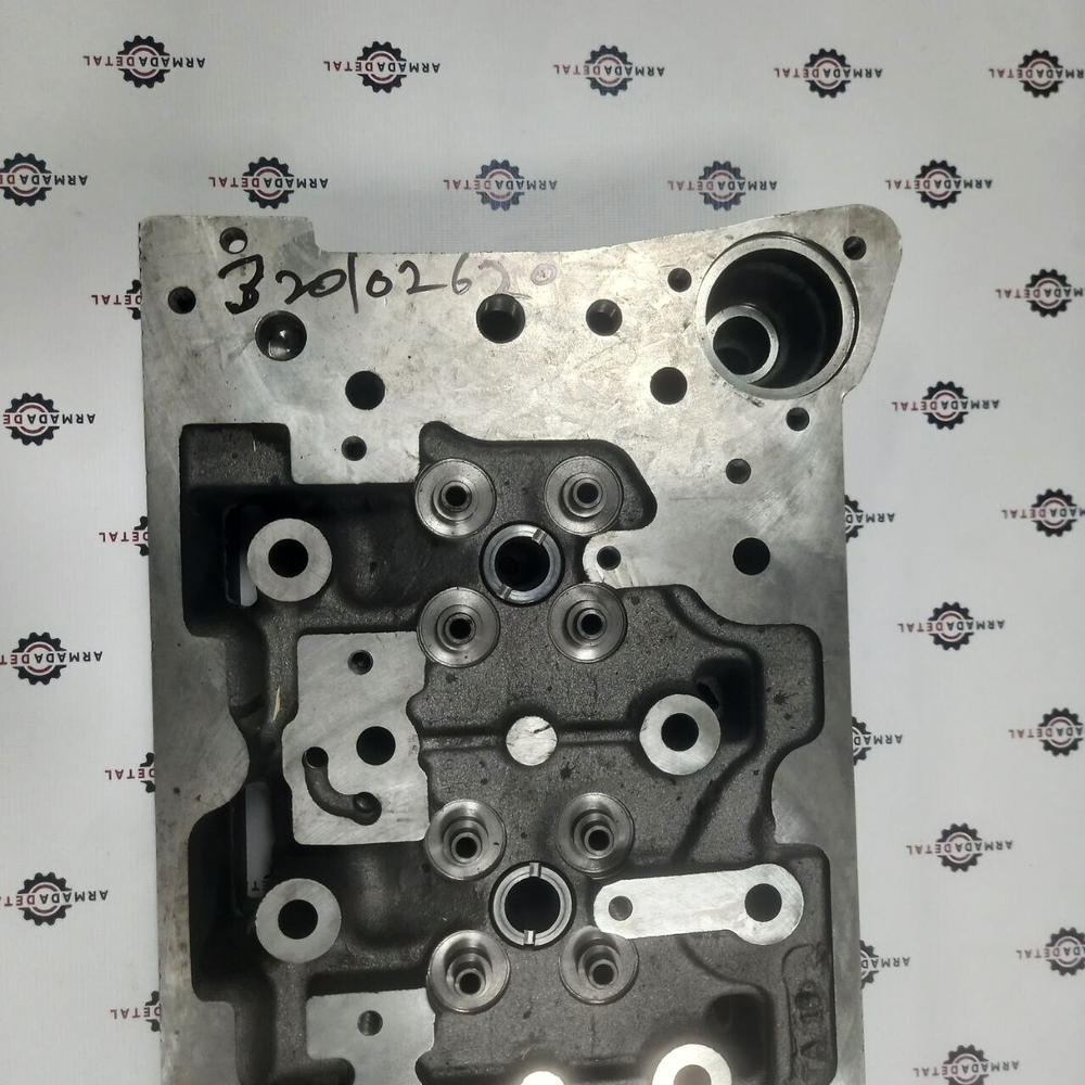 Головка блока цилиндров без клапанов | 320/09246; 320/02620, 320/02680, 320/02669, 320/02721 | JCB