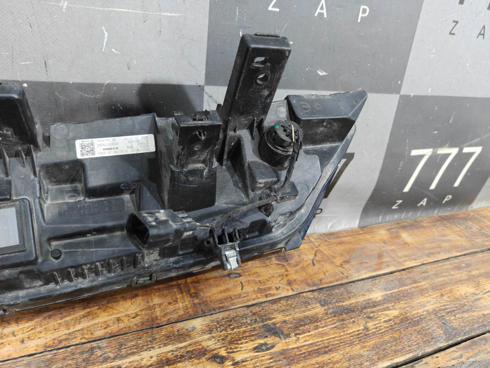 ДХО центральный подсветка логотипа Exeed RX 23-нв Б/У Оригинал 605000792AA