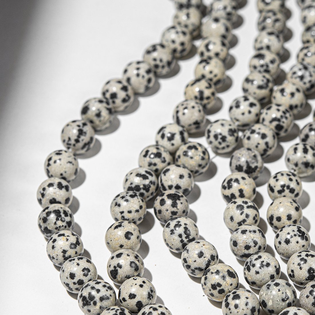 Аплит натуральный (Яшма далматин), 10,8мм, шар