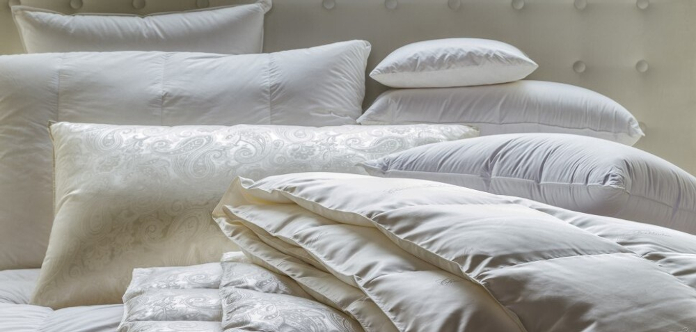 Подушка пуховая трехкамерная 50x75 Christian Fischbacher Princess шелк