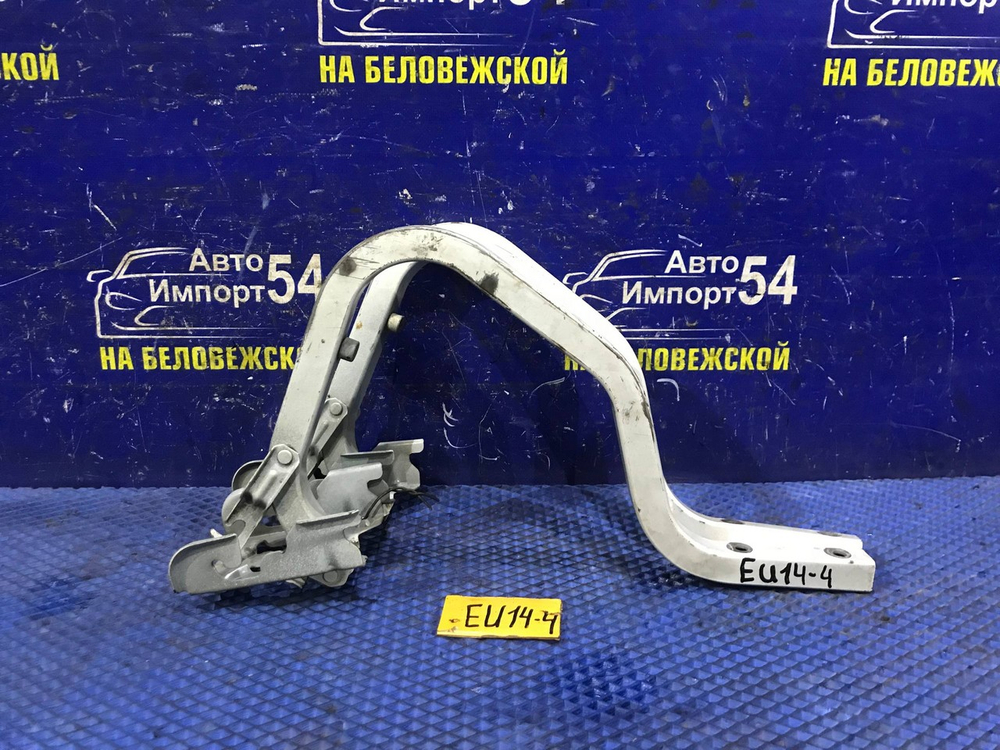 Петля багажника NISSAN BLUEBIRD 1997