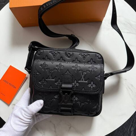 Сумка-мессенджер Louis Vuitton
