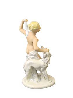 Фарфоровая статуэтка "Девушка с борзой" Wallendorf