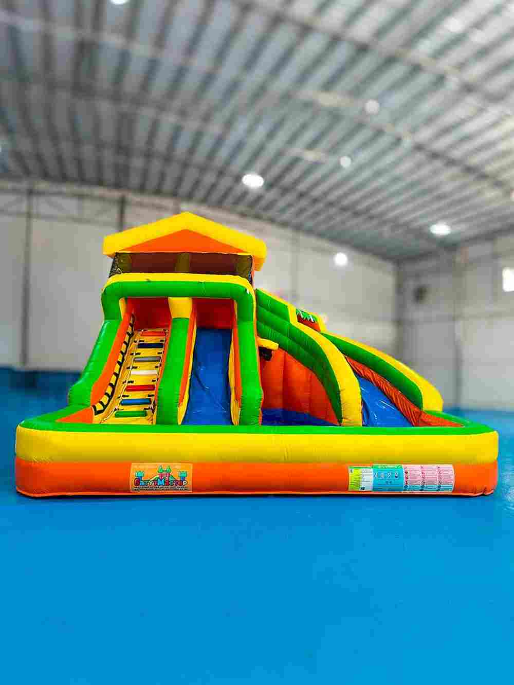 Водная горка с бассейном «Домик на пляже», 5*5*4 м