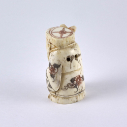 Нэцкэ Дзюродзин с посохом и веером