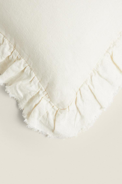 ZARA HOME ЧЕХОЛ ДЛЯ ДЕКОРАТИВНОЙ ПОДУШКИ С ОБОРКАМИ, БЕЛЫЙ