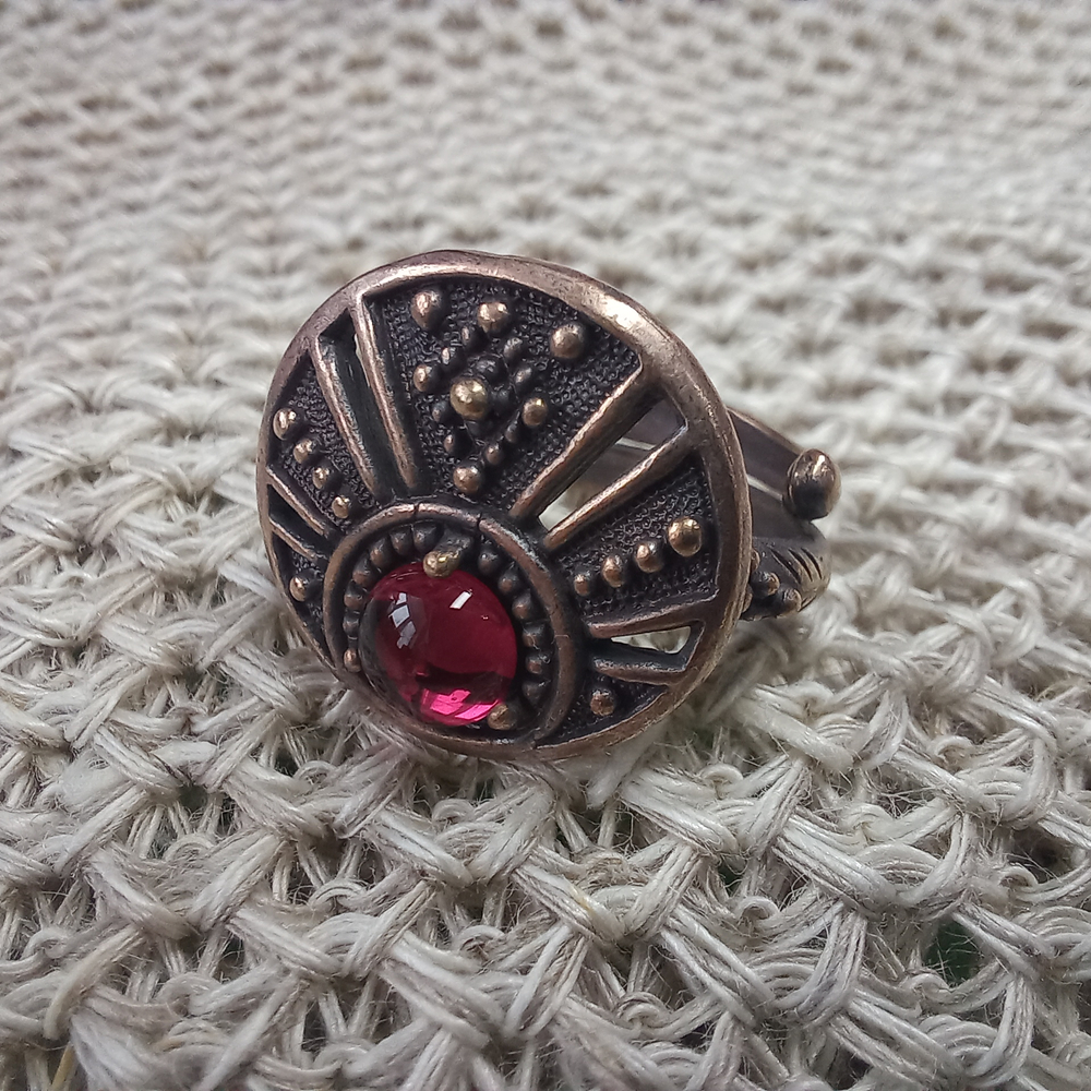 Кольцо "Лунничка с камнем"