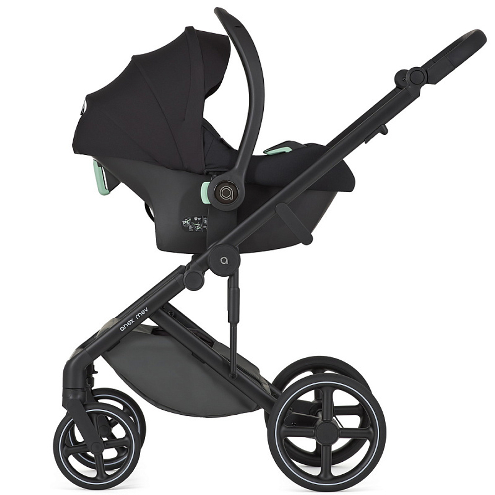 Автокресло Anex x Avionaut Cosmo с накидкой на ножки и адаптерами Mev & Eli black