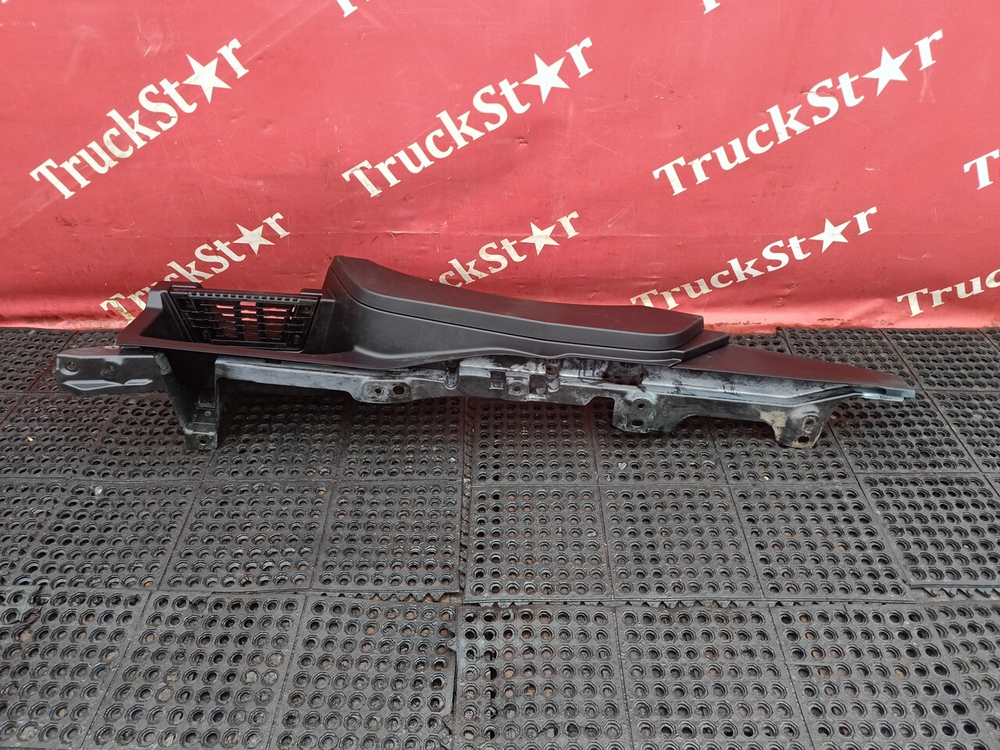 Корпус подножки правый 2016 г.