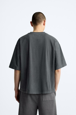 ZARA ФУТБОЛКА ГЕОМЕТРИЧЕСКОГО КРОЯ, ЧЕРНЫЙ