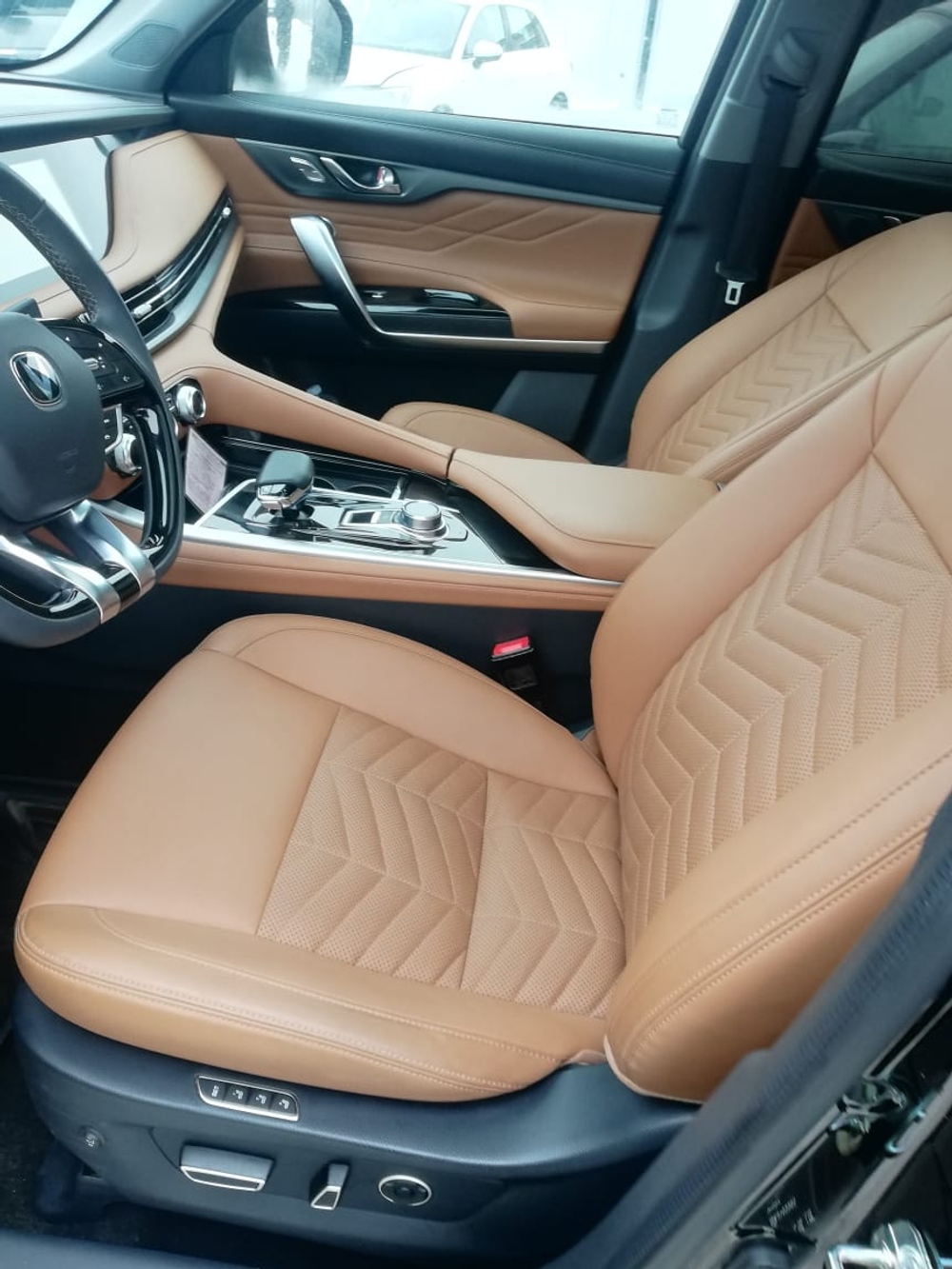 Changan CS95 DLX 2.0T 8AT