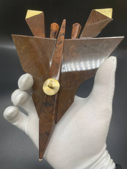 Истребитель из обсидиана в подарочной коробке